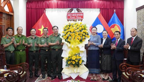 Lãnh đạo Công an TP Đà Nẵng thăm, chúc Tết cổ truyền Bunpimay Tổng Lãnh sự quán Lào tại Đà Nẵng