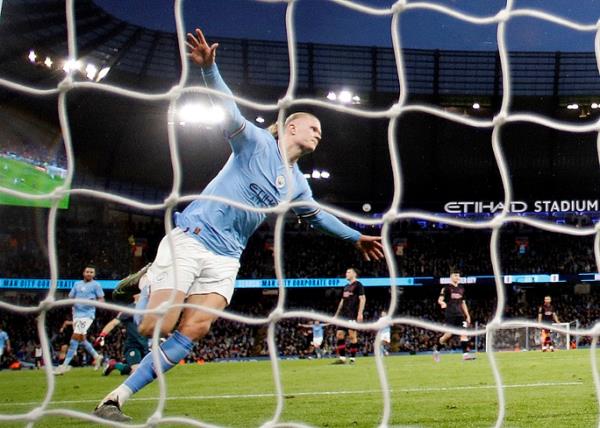 Man City hạ Burnley vào bán kết FA Cup nhờ hat-trick khủng của Haaland