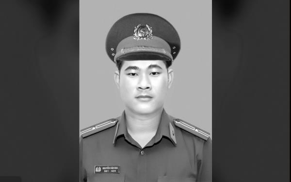 Truy thăng cấp bậc hàm, hỗ trợ gia đình cán bộ Công an xã hy sinh ở Hậu Giang