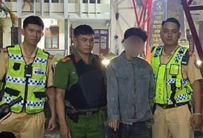 Trộm giàn giáo trong đêm