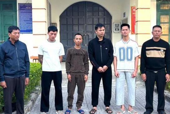 Khởi tố 6 bác thằng bần