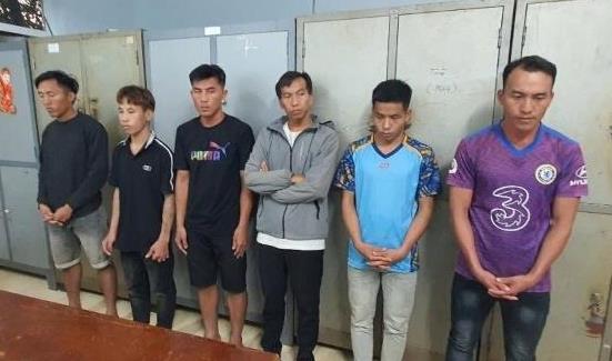 Bắt nhóm yêu râu xanh