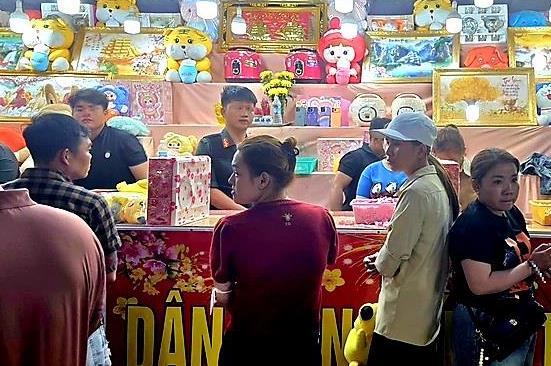 Bắt nhóm tổ chức bốc thăm trúng thưởng trong hội chợ ở Tây Ninh để lừa đảo