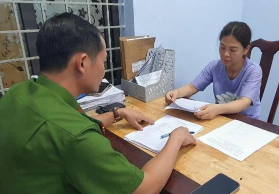 Nóng giận đâm chết chồng