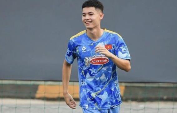 HLV Kim Sang-sik gạch tên tiền vệ Việt kiều Vadim Nguyễn