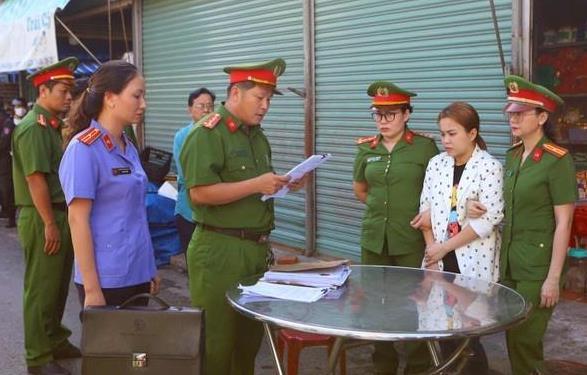 Truy tố 23 người mang quan tài, vàng mã... đến đòi nợ chủ hụi