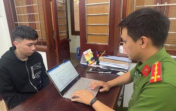 Bắt nhóm lừa đảo qua mạng