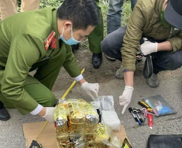 Chặn đứng đường dây vận chuyển hơn 10,5kg ma túy tổng hợp