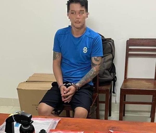 Bắt đối tượng trữ nhiều súng đạn và ma túy