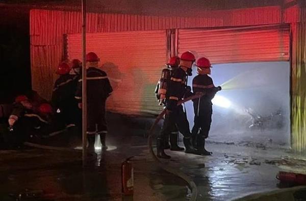 Rạng sáng bà hỏa đã… gõ cửa