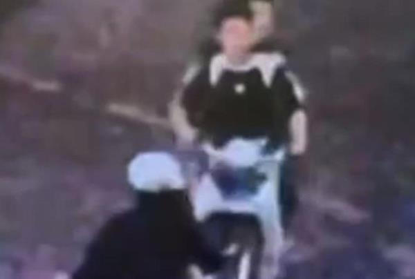 2 xe máy đối đầu, 3 người bị thương