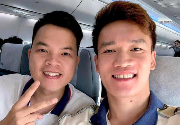 Hôm nay, Văn Vĩ, Duy Mạnh, Hai Long hội quân đấu MU