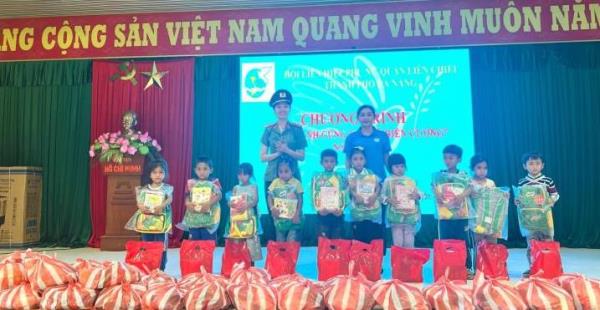 Hỗ trợ 150 triệu đồng cho phụ nữ và trẻ em nghèo biên giới