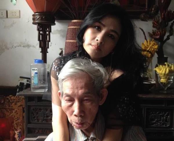 Rực cháy lên màu hoa đỏ…