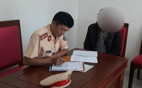 Xử phạt tài xế vượt đèn đỏ liều lĩnh