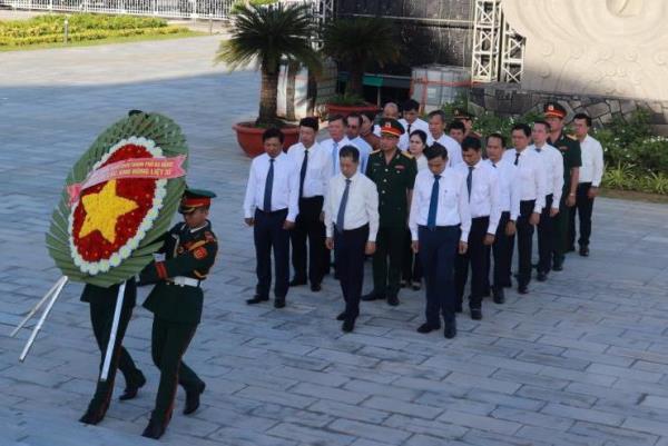 Lãnh đạo TP Đà Nẵng tưởng nhớ, tri ân các anh hùng, liệt sĩ và người có công