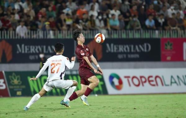 CLB T.Bình Định giành cú đúp giải thưởng tháng 2