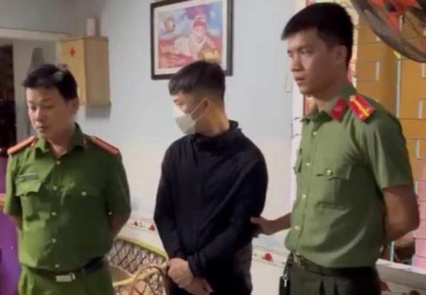 Bắt 2 đối tượng góp tiền mua súng đi đòi nợ thuê