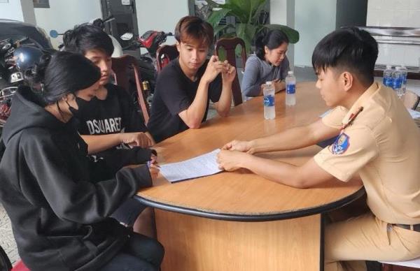 Phát hiện, xử lý nhiều trường hợp thanh thiếu niên sử dụng xe độ chế, vi phạm TTATGT