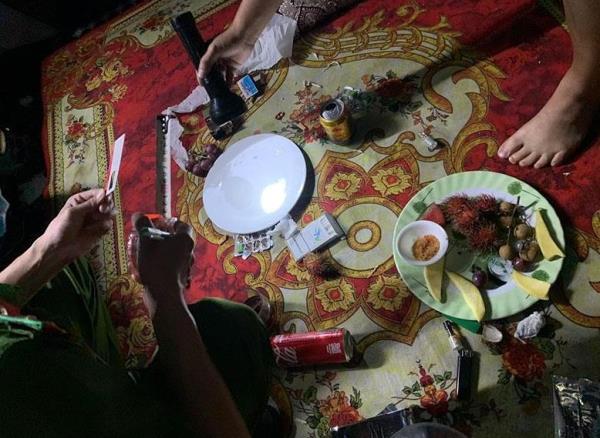 Ổ nghiện trong quán karaoke