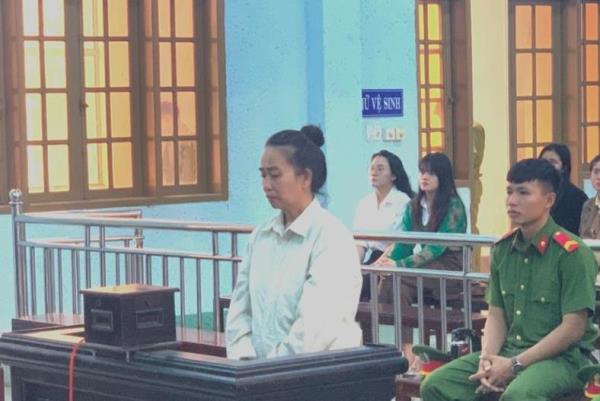 Mượn đầu heo nấu cháo