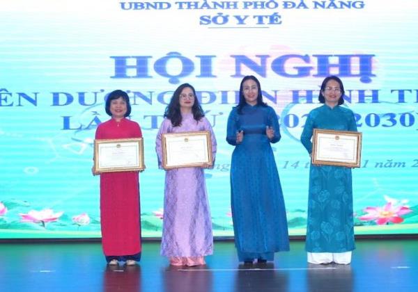 Sở Y tế Đà Nẵng tuyên dương, khen thưởng các tập thể, cá nhân và ekip có thành tích nổi bật