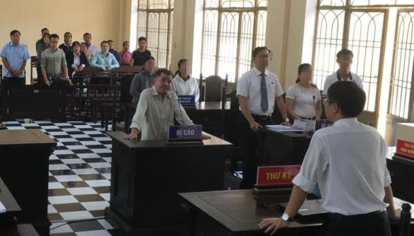 Cò đất làm giả giấy tờ để lừa đảo lãnh 9 năm tù