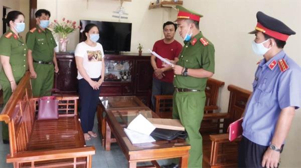 Coi chừng sập bẫy cò đất