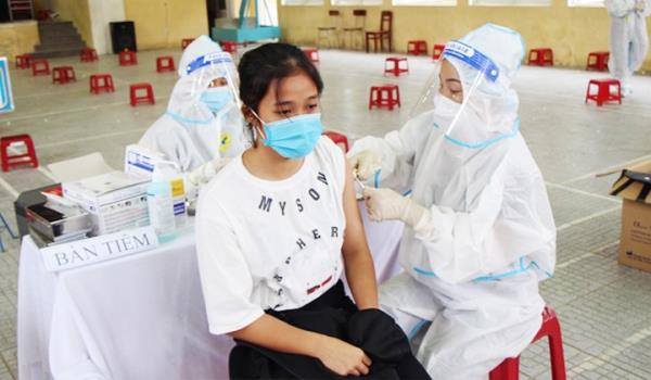Tập trung, quyết liệt đẩy nhanh tiến độ tiêm chủng vaccine phòng COVID-19