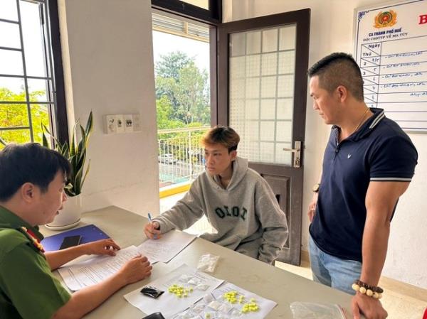 Đang giao ma thì bị bắt