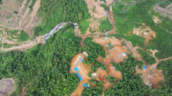 Liên quan đến vụ: Vàng tặc phá nát Thác Trắng - Bồng Miêu: Xem xét khởi tố hành vi xâm hại Di tích danh thắng Thác Trắng