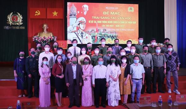 Bế mạc Trại sáng tác văn học về đề tài Hình tượng người chiến sĩ Cảnh sát nhân dân tại tỉnh Đắk Nông