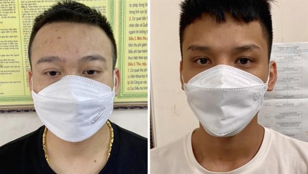 Bán đá giữa phố