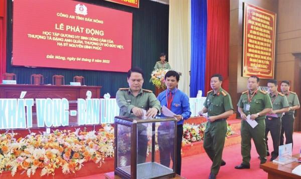 Công an Đắk Nông phát động phong trào thi đua học tập gương dũng cảm của 3 liệt sĩ Công an Hà Nội