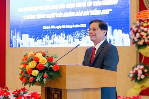 Vingroup hợp tác với tỉnh Khánh Hòa triển khai chương trình người dân nói tiếng Anh