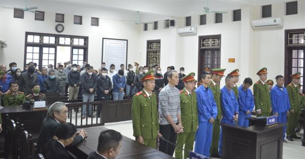 Xét xử đường dây tổ chức đánh bạc và đánh bạc lớn nhất tại Quảng Trị