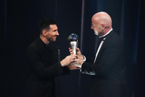 Messi lần thứ hai đoạt Giải FIFA The Best 2022