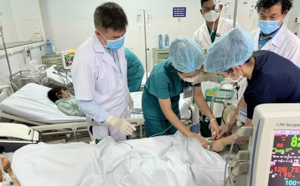 Vụ ngộ độc do ăn cá chép muối chua ở Phước Sơn (Quảng Nam): Bệnh viện chợ rẫy cử chuyên gia mang thuốc giải độc ra cứu chữa