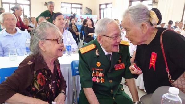 Gặp mặt các cán bộ kháng chiến Liên-Ninh - Sơn- Bắc