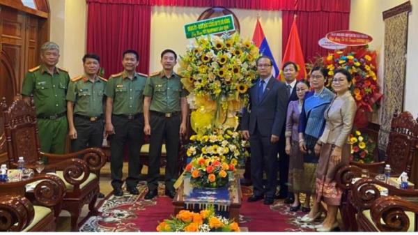 Lãnh đạo Công an TP Đà Nẵng thăm, chúc Tết cổ truyền Bunpimay Tổng Lãnh sự quán Lào tại Đà Nẵng