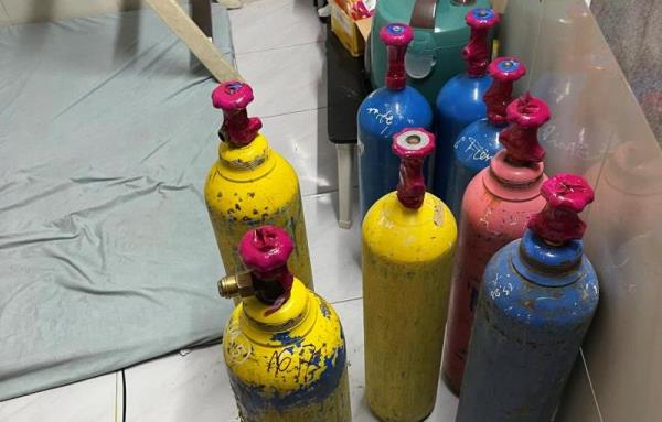 Khí cười trong phòng trọ