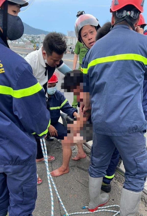 Cứu nạn nhân định quyên sinh