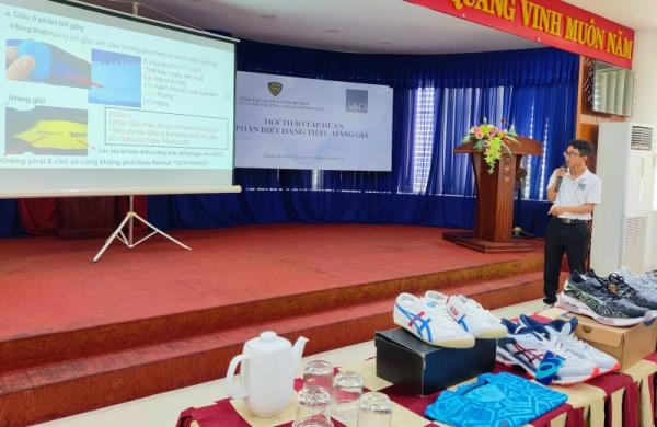 Tập huấn phân biệt hàng thật - hàng giả