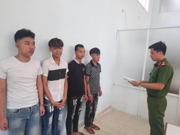 Bắt 4 đối tượng điều tra hành vi giết người