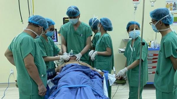 Phẫu thuật thành công khối u khổng lồ cho bệnh nhân mắc bệnh Madelung