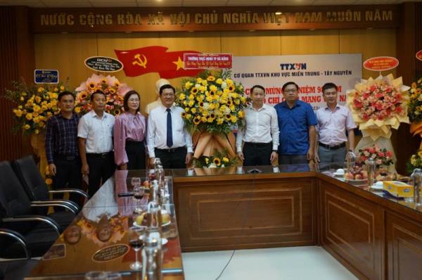 Lãnh đạo Hội đồng nhân dân TP Đà Nẵng thăm, chúc mừng các cơ quan báo chí