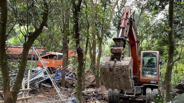 Mạnh tay cưỡng chế công trình xây dựng trái phép tại bán đảo Sơn Trà