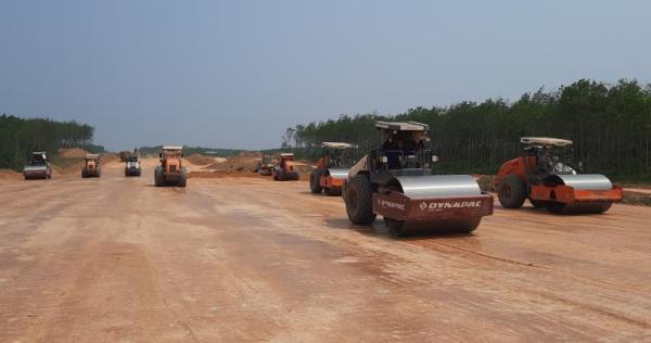 Quảng Trị: Giao 5 mỏ đất, tháo gỡ khó khăn thiếu vật liệu san lấp thi công Dự án đường cao tốc đoạn Vạn Ninh – Cam Lộ