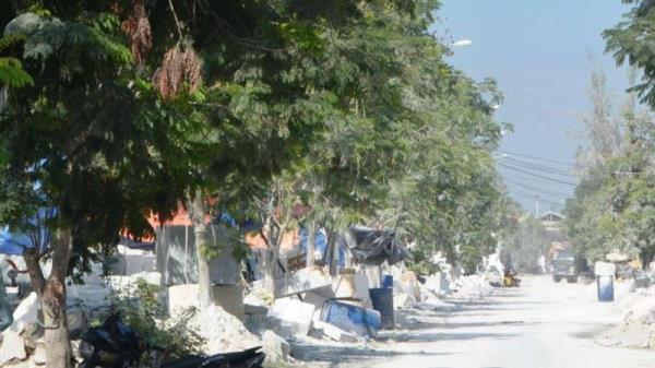 Cám cảnh bên thắng cảnh