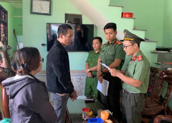 Đà Nẵng, bắt tạm giam 2 đối tượng dùng súng đi đòi nợ thuê